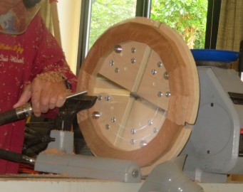 Making the face of the ring flat for glueing